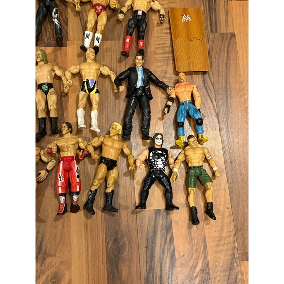 WWE wrestling lot of 34 action figures - Picture 4 of 12